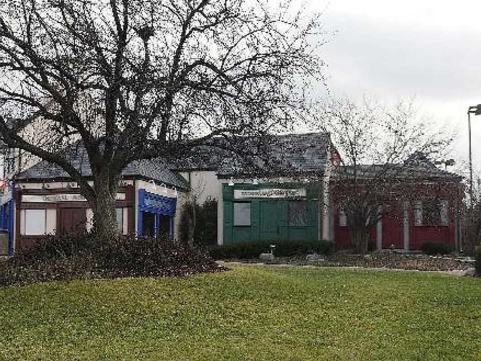 2nd image of 39 Orland Square Dr