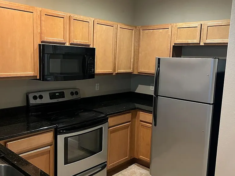 2954 SW 35th Pl #61 — Photo 4