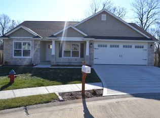 300 Liberty Ct, Waterloo, IL 62298