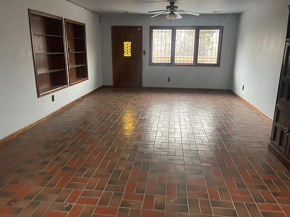 3rd image of 2107 W 32nd St