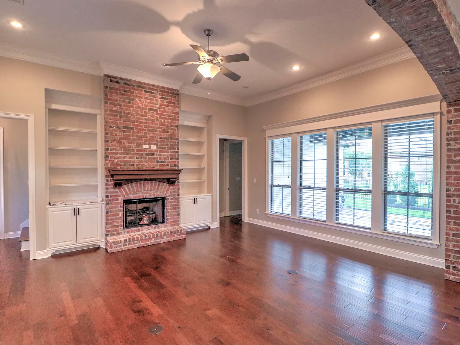 4 bed, 3.5 bath, 2714 sqft, $4,200 — Photo 3
