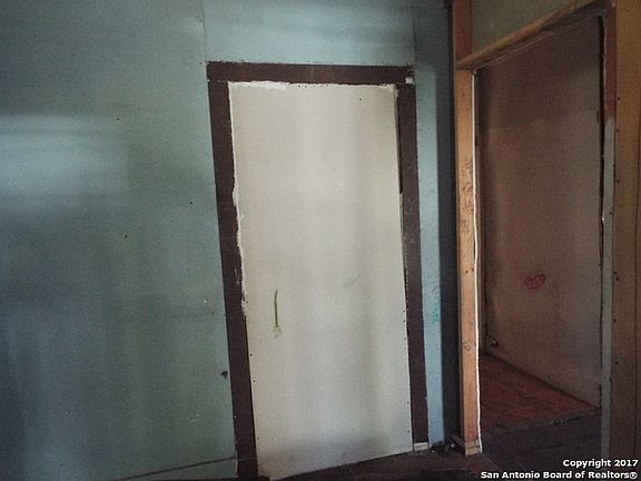 5th image of 1026 Ruiz St
