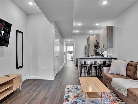 4th image of 1748 N Marshall St #C