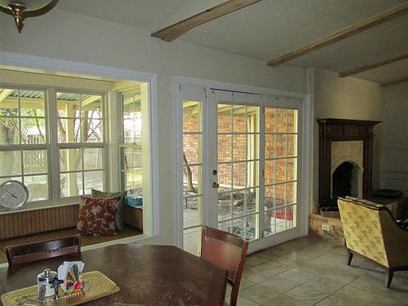 3rd image of 3306 Excalibur Cir