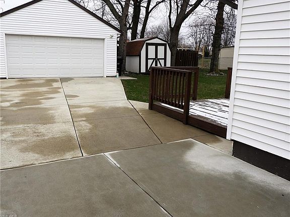 3rd image of 6174 Hardin Dr