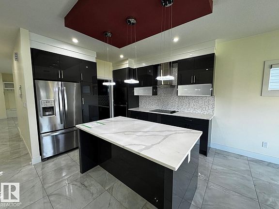 3rd image of 220 42nd St SW