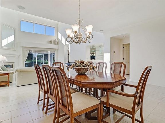 5th image of 10340 Quail Crown Dr