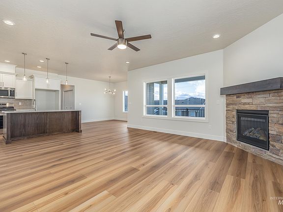 5th image of 775 Oakmont St