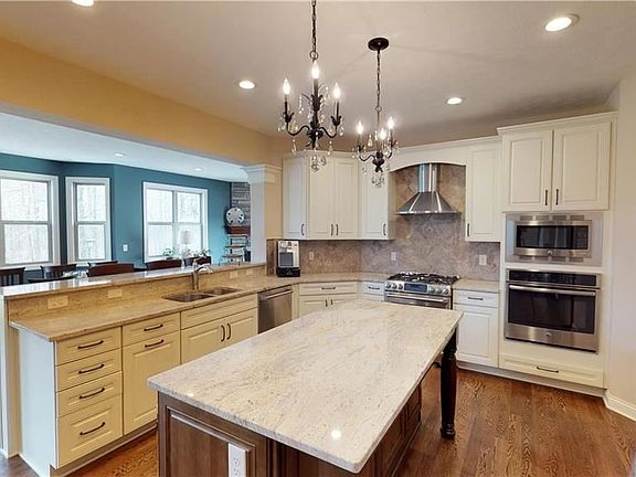 2nd image of 33690 Parkside Dr