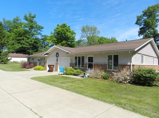 4441 Greenwood Dr, Benton Harbor, MI 49022