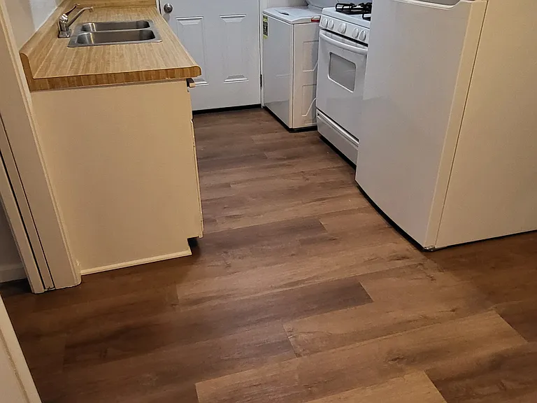 848 9th Ave — Photo 8