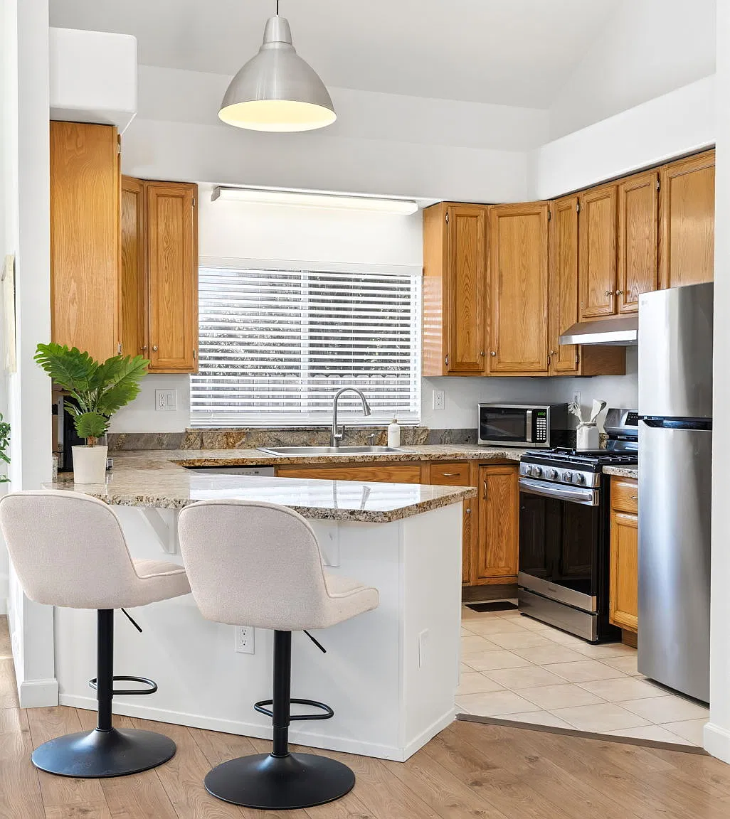 4 bed, 1575 sqft, $4,100 — Photo 3