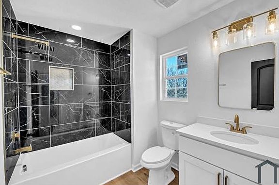 5th image of 3222 Verdun Ave