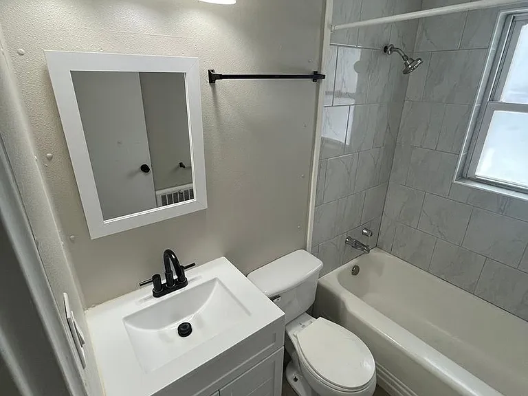 1660 St Joseph Blvd — Photo 22