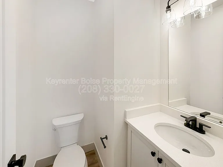 373 E Lombard Ln — Photo 9