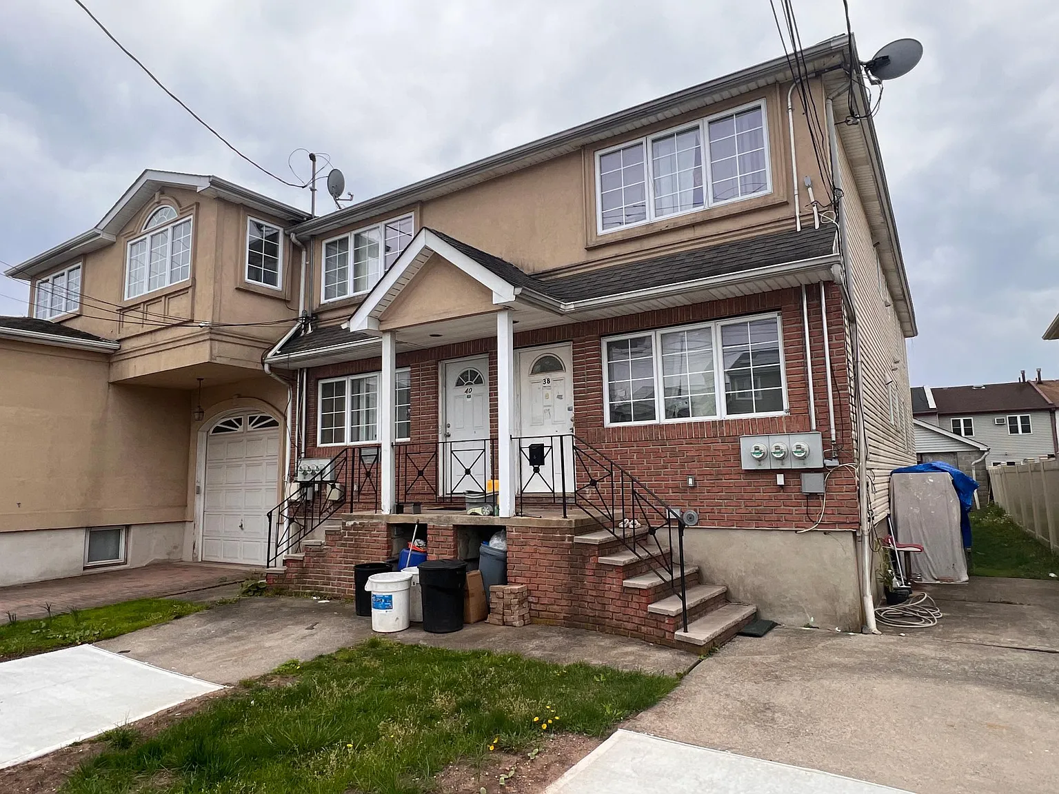 40 Garibaldi Ave — Photo 2