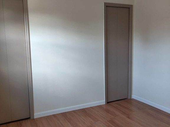 4th image of 58-52 Oceania St