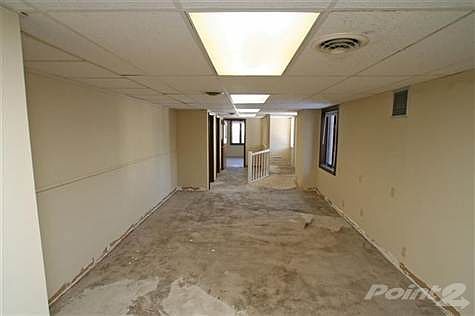 3rd image of 1425 W Memorial Dr