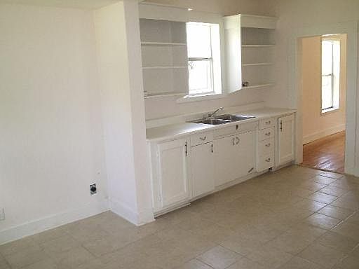 5th image of 205 MOCKERT ST