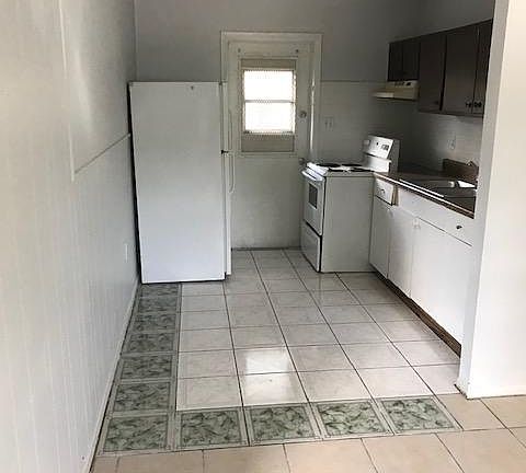 5th image of 1716 E Waters Ave