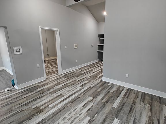 4th image of 7026 Ash St