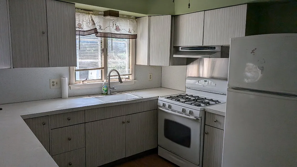 189 Goddard Ave — Photo 1