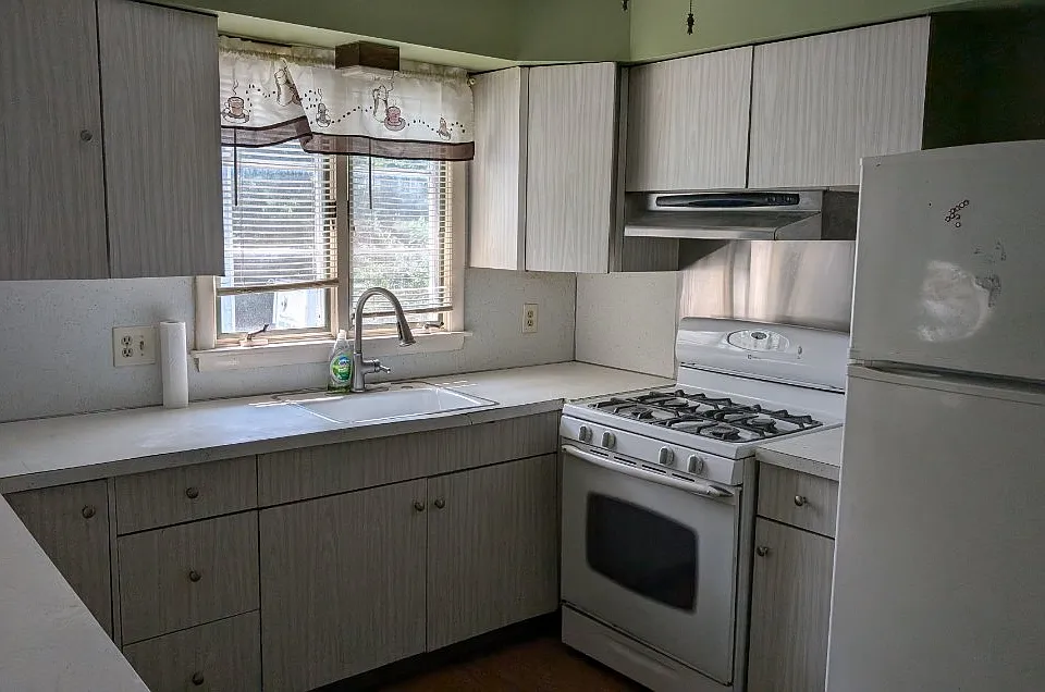 189 Goddard Ave