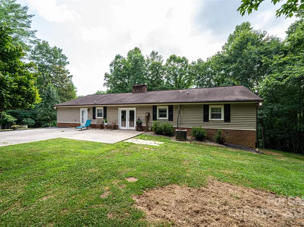 406 Georgetown Rd, Lenoir, NC 28645