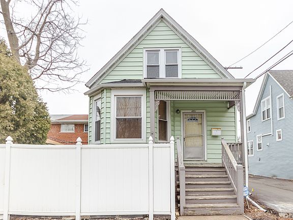 2nd image of 6821 N Ravenswood Ave