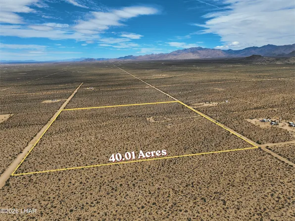 242-06 S Wild Bill Rd #8, Yucca, AZ 86438