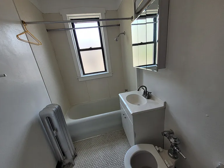 1233 W Chase Ave #3 — Photo 5