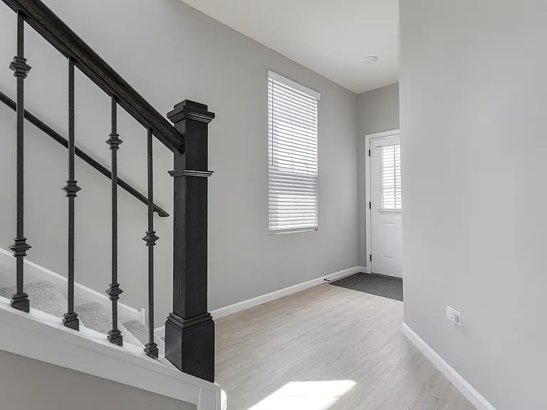 2227 Ryegrass Ln — Photo 3