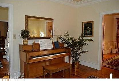 4th image of 4063 Norton Pl SE