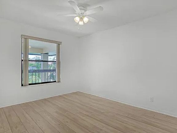 5th image of 510 N River Dr #206