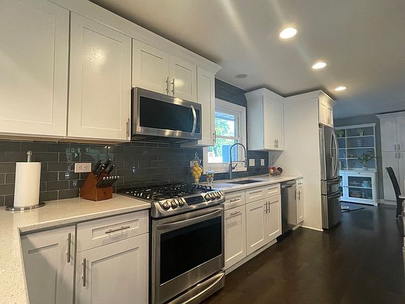 4th image of 801 Corsair Ct