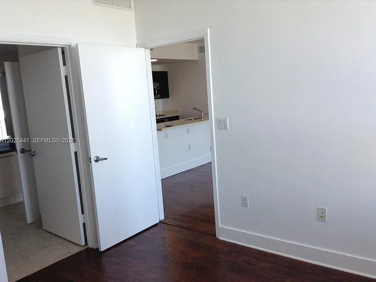 90 SW 3rd St #3708 — Photo 9