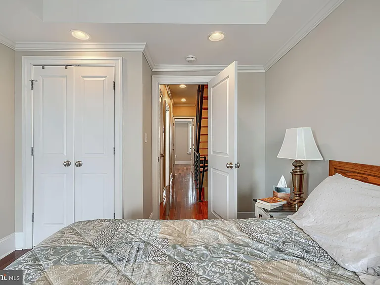 600 S Robinson St — Photo 11