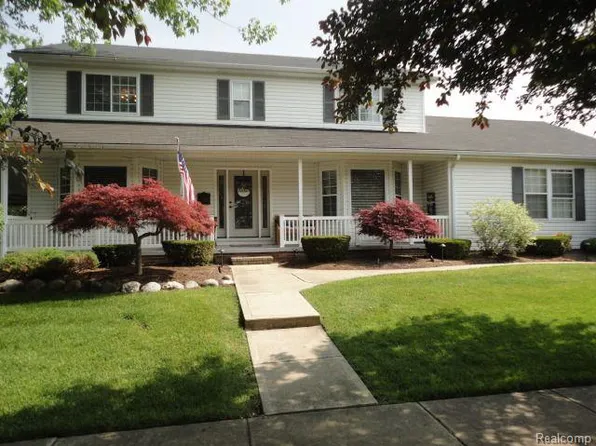 2558 4th St, Trenton, MI 48183