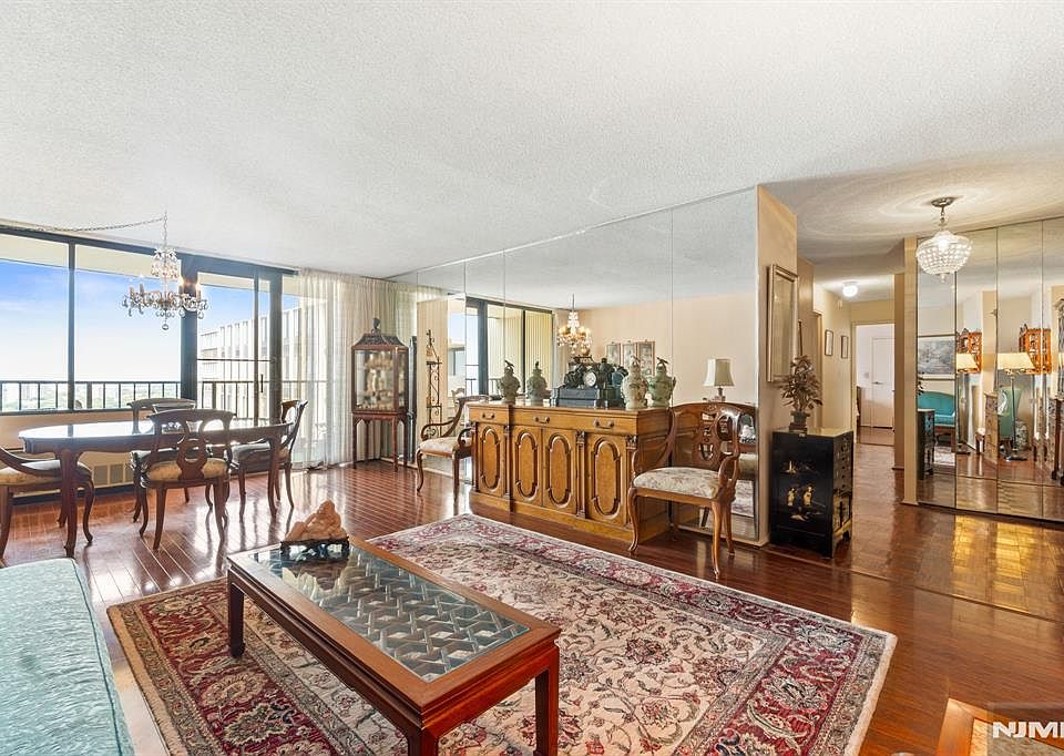 1st image of 300 Winston Dr APT 3023