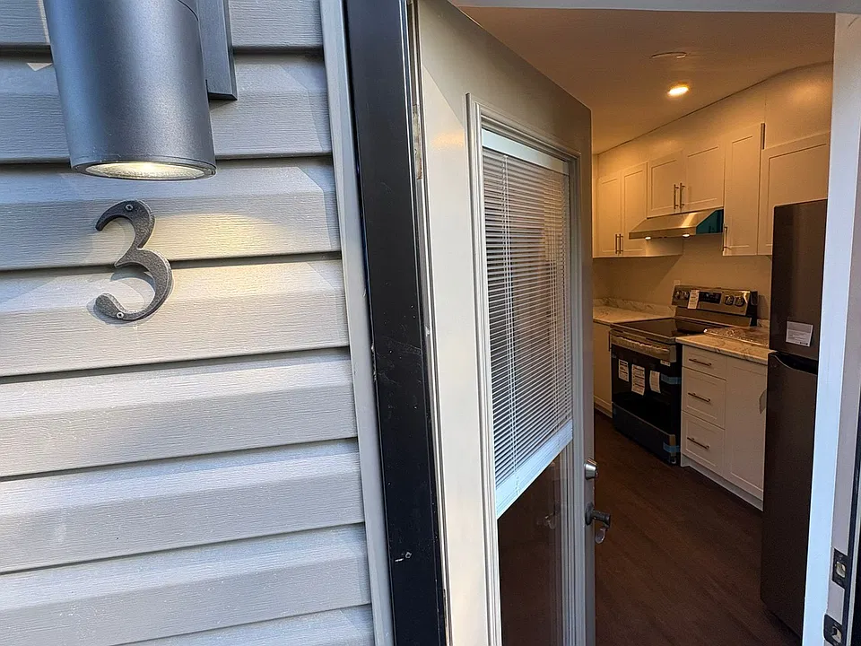 38 River Dr #3