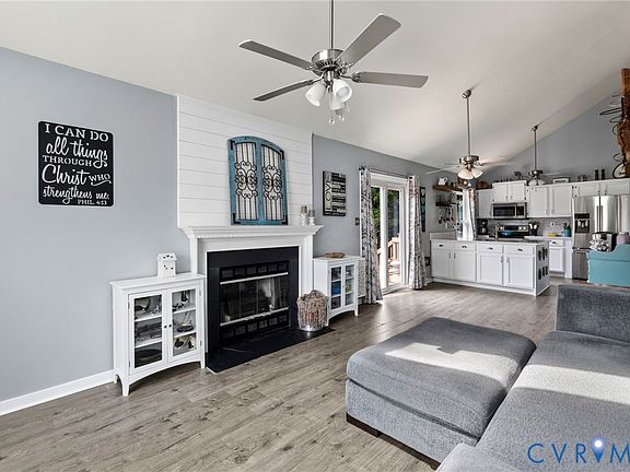 4th image of 10138 Alberta Cir