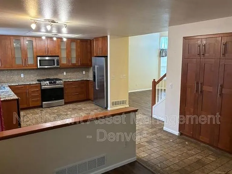 9534 High Cliffe St — Photo 17