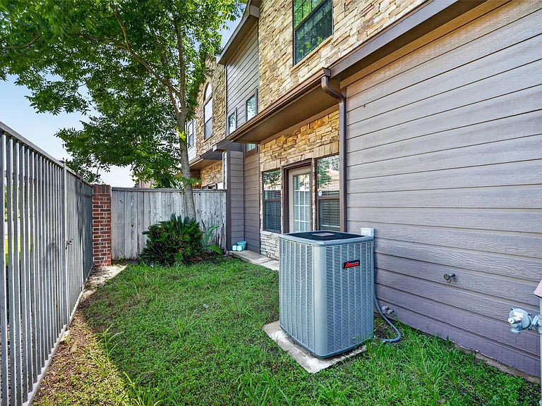 2346 Bermuda Shores Dr — Photo 27