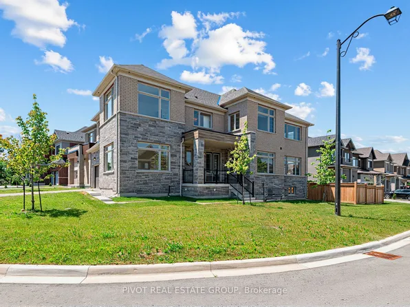 36 Sassafras Rd, Springwater, ON L9X 2C6