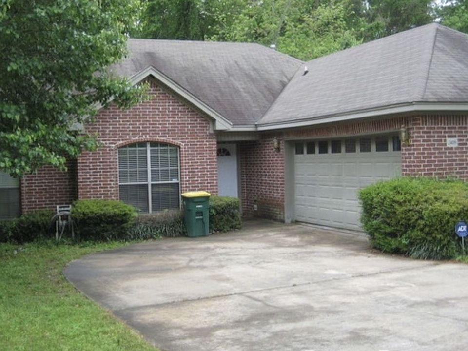 1st image of 2416 Stoney Creek Dr