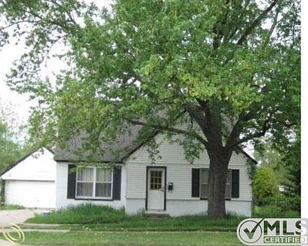 38353066 front view.jpg