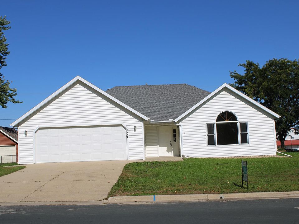 1st image of 101 7th St NE