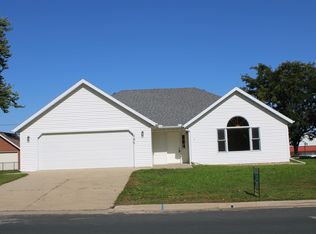 101 7th St NE, Kasson, MN 55944