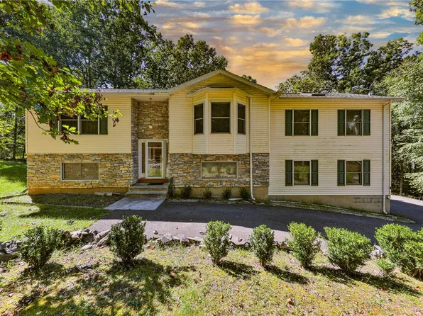 3359 Trafalgar Ave, East Stroudsburg, PA 18302