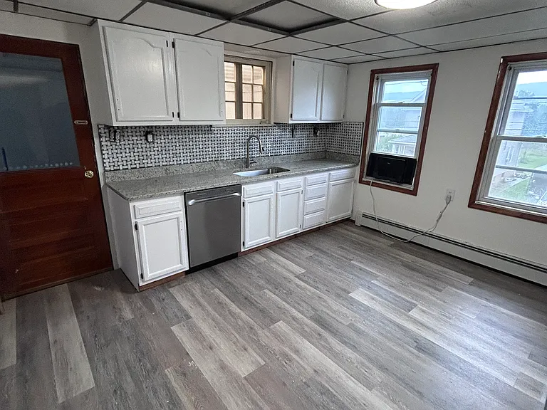 1295 Reynolds Ave #2 — Photo 6
